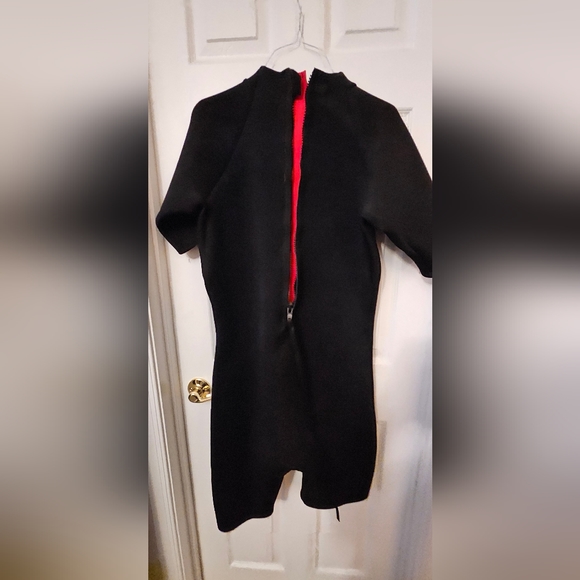 Comp Wet suit. Black men's 2xl. Excellent condition - Picture 2 of 4